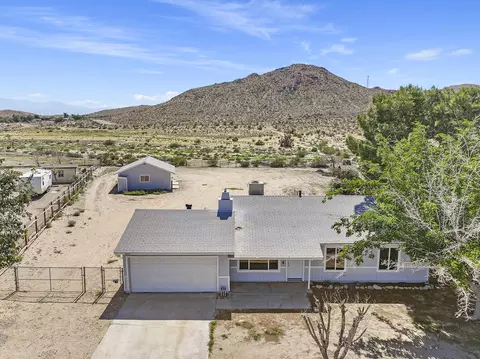40111 Fieldspring St, Lake Los Angeles, CA 93591