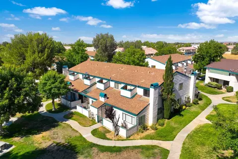 44448 15th St E #3, Lancaster, CA 93535