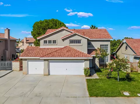 44131 Sunmist Ct, Lancaster, CA 93535