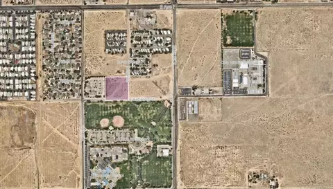 V.l. Kettering Street E, Lancaster, CA 93535