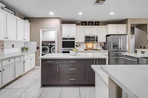 43833 Elena Ct, Lancaster, CA 93536
