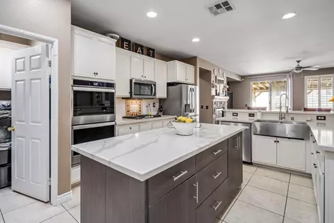 43833 Elena Ct, Lancaster, CA 93536 photo 8