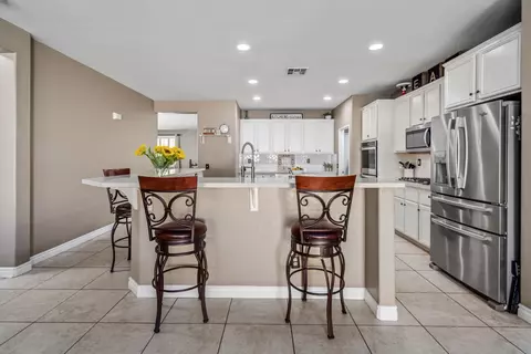 43833 Elena Ct, Lancaster, CA 93536 photo 12