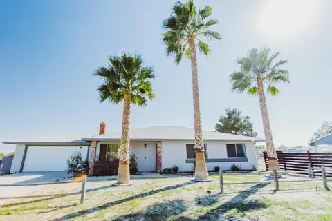 16306 Chuka Ave, Lake Los Angeles, CA 93591