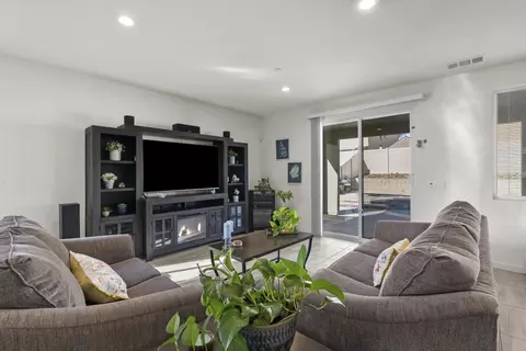 45039 44th St W, Lancaster, CA 93536 photo 5