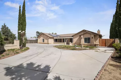 11121 Pinon Ave, Hesperia, CA 92345