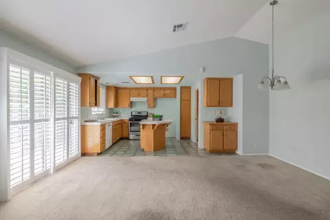 40147 Cantara Dr, Palmdale, CA 93550 photo 5