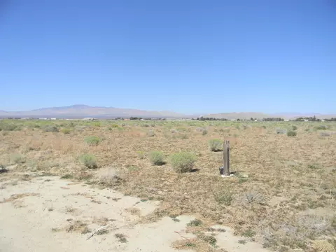77 Th St W, Lancaster, CA 93536 photo 6