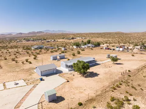 5671 30th St W, Rosamond, CA 93560