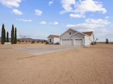 49640 252nd St W, Lancaster, CA 93536 photo 2