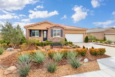 1758 Holguin St E, Lancaster, CA 93535 photo 2
