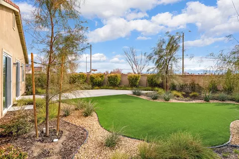 1758 Holguin St E, Lancaster, CA 93535 photo 4