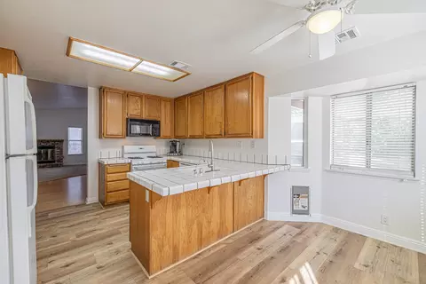 42856 Fenner Ave, Lancaster, CA 93536 photo 11