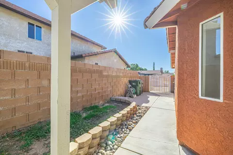 42856 Fenner Ave, Lancaster, CA 93536 photo 23