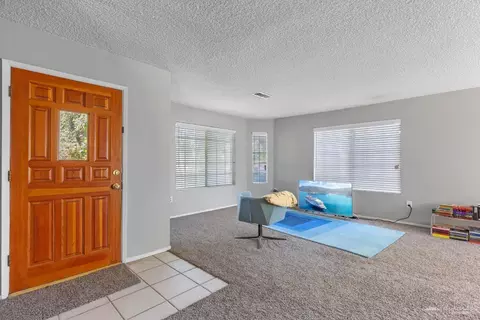 810 Elm St, Tehachapi, CA 93561 photo 3