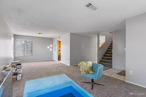 810 Elm St, Tehachapi, CA 93561 photo 2