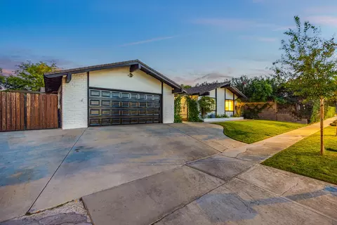 43920 Halcom Ave, Lancaster, CA 93536 photo 2
