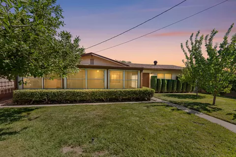 45307 Lorimer Ave, Lancaster, CA 93534 photo 2