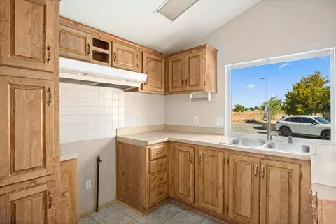 45131 28th St East St #27, Lancaster, CA 93535 photo 5