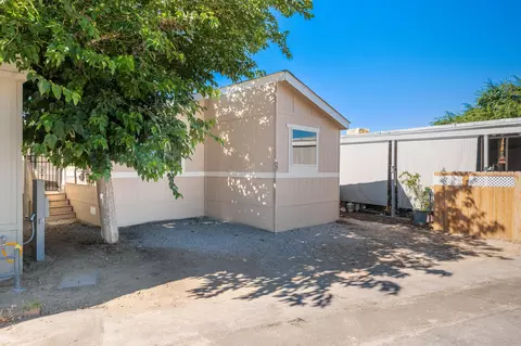 45131 28th St East St #27, Lancaster, CA 93535 photo 2