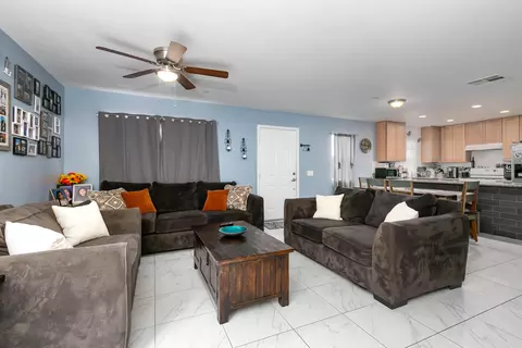 21726 Doreen Pl, Saugus, CA 91350