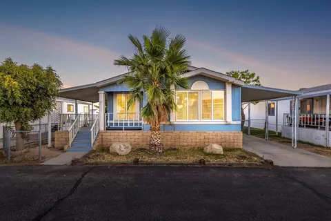 3303 Sierra Hwy #SPC 67, Rosamond, CA 93560