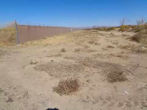 102 Stw Ave E8, Lancaster, CA 93536 photo 2