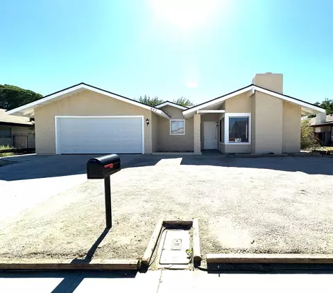 842 Langhorn St E, Lancaster, CA 93535