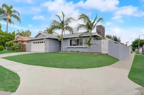 402 Moorehaven Dr E, Carson, CA 90746 photo 3