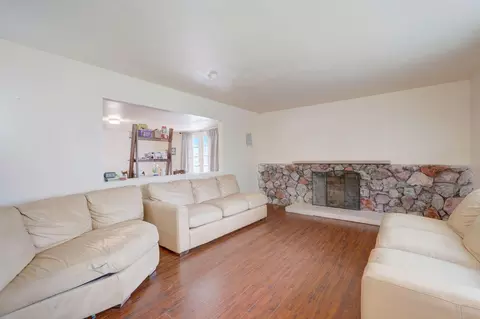 402 Moorehaven Dr E, Carson, CA 90746 photo 6
