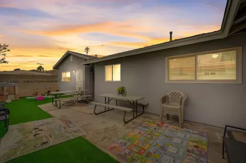 402 Moorehaven Dr E, Carson, CA 90746 photo 2