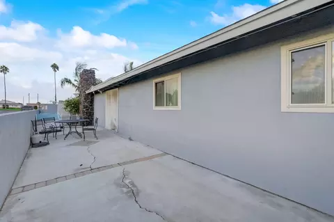 402 Moorehaven Dr E, Carson, CA 90746 photo 33