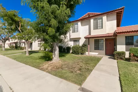 38550 22nd St E #2, Palmdale, CA 93550