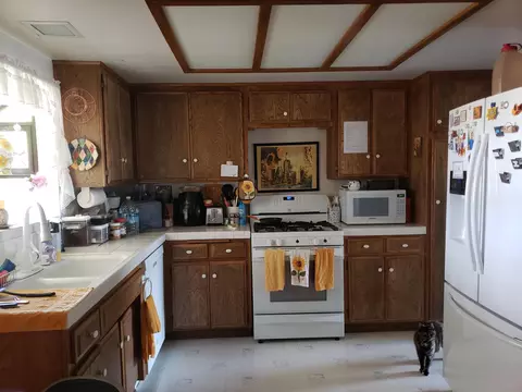 1017 Newgrove St E, Lancaster, CA 93535 photo 6