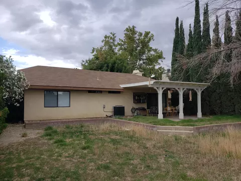 1017 Newgrove St E, Lancaster, CA 93535 photo 3