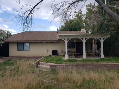 1017 Newgrove St E, Lancaster, CA 93535 photo 4