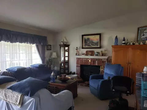 1017 Newgrove St E, Lancaster, CA 93535 photo 5