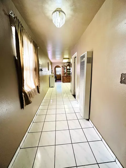 2040 Lucien St E, Compton, CA 90222 photo 11