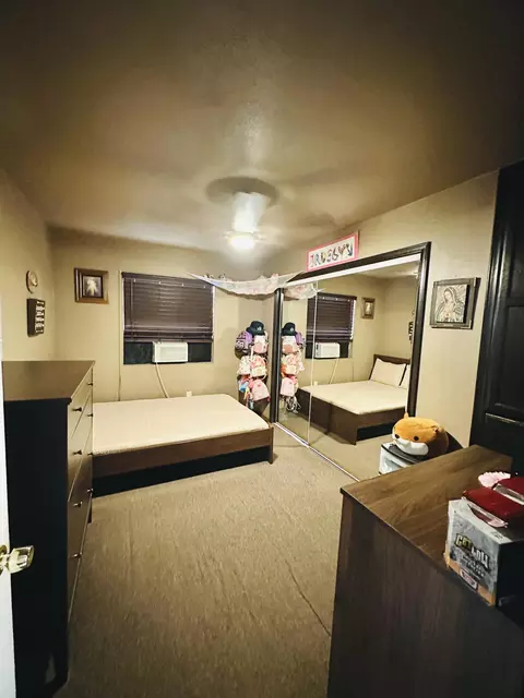 2040 Lucien St E, Compton, CA 90222 photo 7