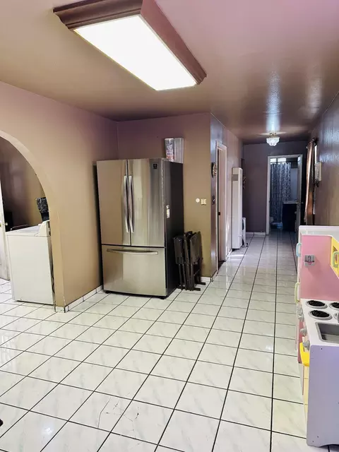 2040 Lucien St E, Compton, CA 90222 photo 12