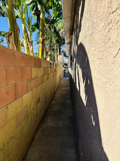 2040 Lucien St E, Compton, CA 90222 photo 17