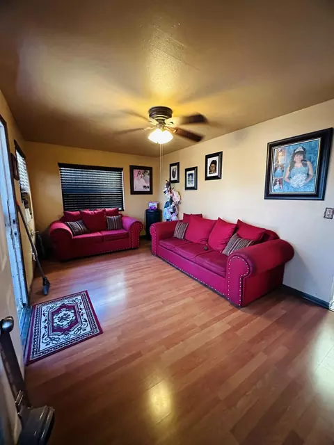 2040 Lucien St E, Compton, CA 90222 photo 2
