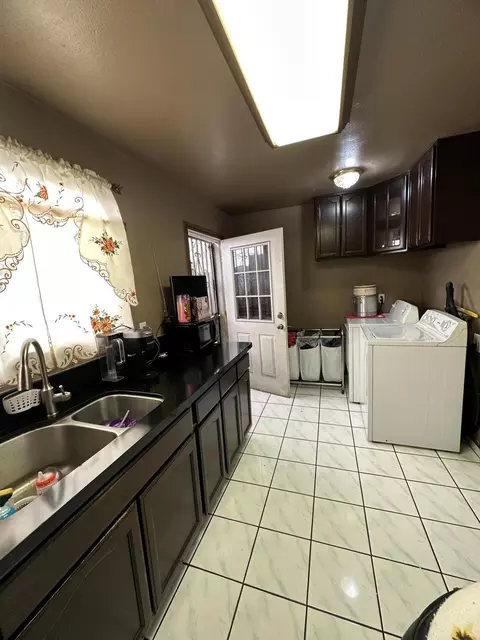 2040 Lucien St E, Compton, CA 90222 photo 4
