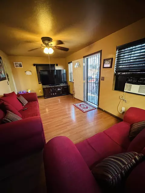 2040 Lucien St E, Compton, CA 90222 photo 19