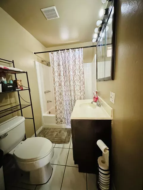 2040 Lucien St E, Compton, CA 90222 photo 10
