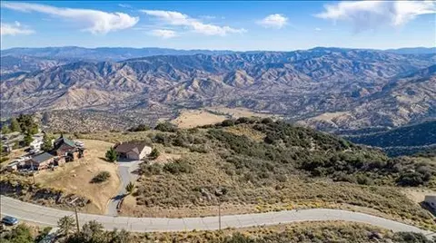 25540 Jacaranda Dr, Tehachapi, CA 93561