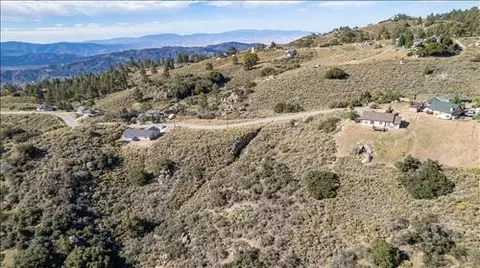 25540 Jacaranda Dr, Tehachapi, CA 93561 photo 2