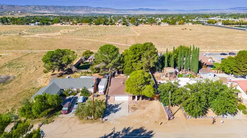 42655 25th St W, Lancaster, CA 93536 photo 2