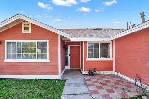 1626 Kettering St E, Lancaster, CA 93535 photo 3