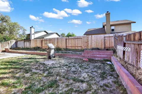 1626 Kettering St E, Lancaster, CA 93535 photo 29